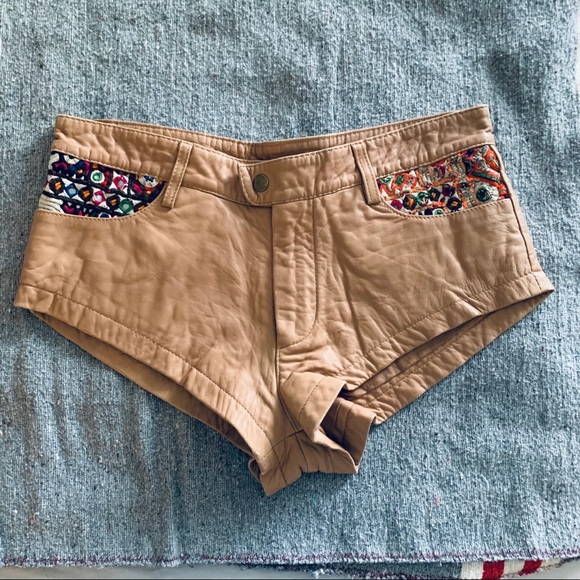 Spell & The Gypsy Collective Desert Wanderer Embroidered Tan Leather Shorts 8 - Picture 1 of 7